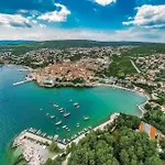 Appartement 1 Bedroom Awesome In Krk