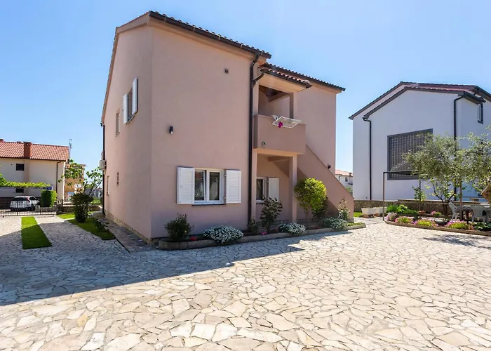 公寓 1 Bedroom In Krk 克尔克